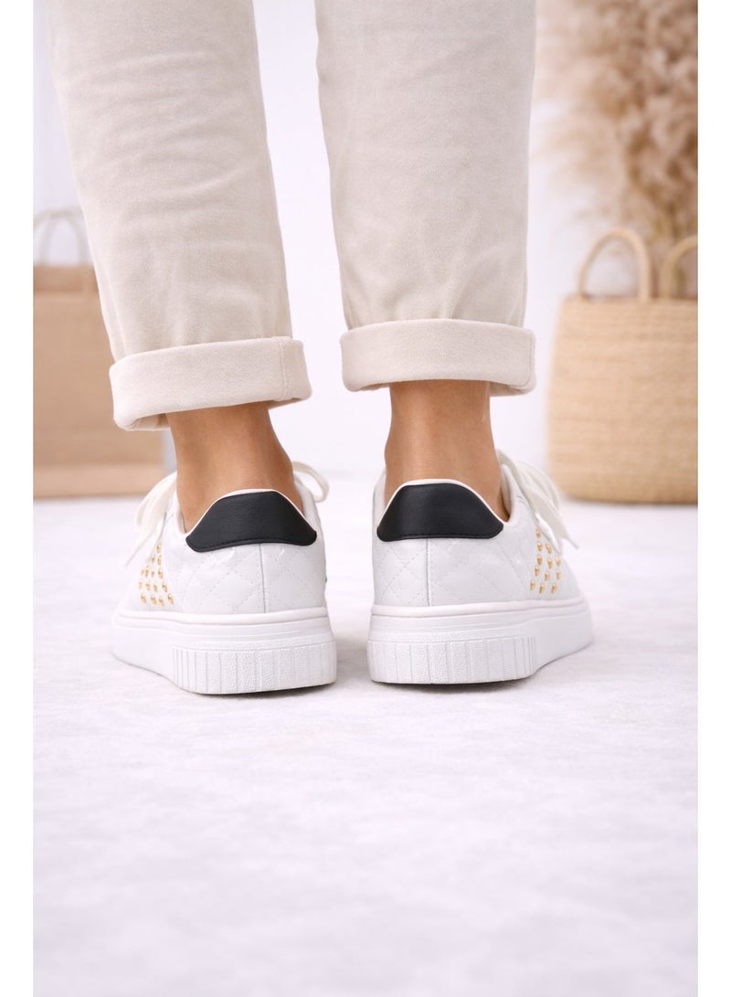 شوز كوتش حريمي و بناتي أبيض سنيكرز ترندي سبور، تصميم مريح بتفاصيل استرس ذهبي، مناسب للوك الكاجوال اليومي والمشاوير واللبس العملي كود 5001 - Image 2